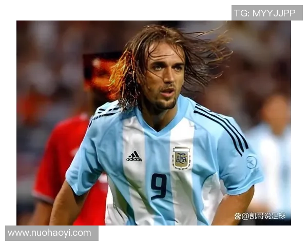 回顾足球老一代传奇球星的辉煌岁月与经典瞬间 回顾足球老一代传奇球星的辉煌岁月与经典瞬间