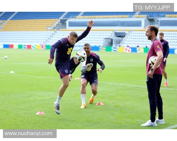 绿茵闪耀瞬间足球巨星精准传球引爆全场激情