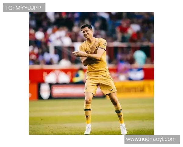 足球巨星落寞背后：从辉煌巅峰到被淘汰的心酸与挣扎