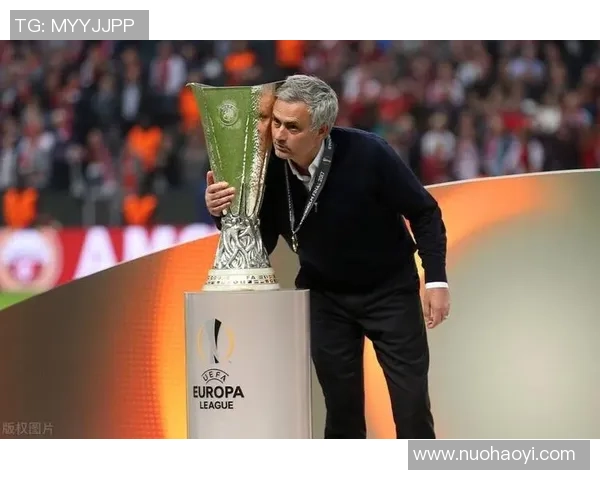 足球球星日常电话沟通方式揭秘:如何通过语言展现个人魅力与领导力 足球球星日常电话沟通方式揭秘:如何通过语言展现个人魅力与领导力