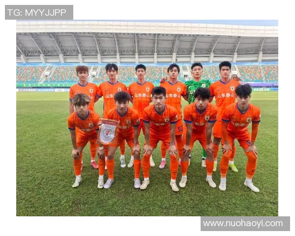 高清记录绿茵巨星同框瞬间展现足球魅力与团队精神